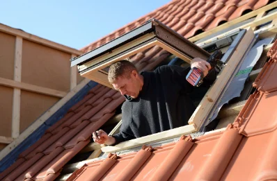 Pose de fenêtres de toit Velux à Mecquignies